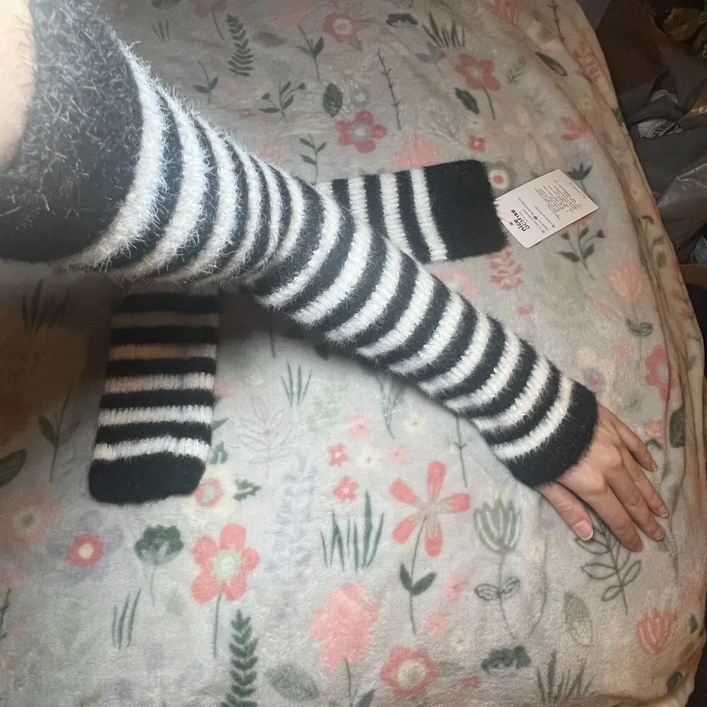 NWT Striped Fuzzy Arm Warmers OS Black White Scene Mall Goth Emo Grunge Y2K Rave